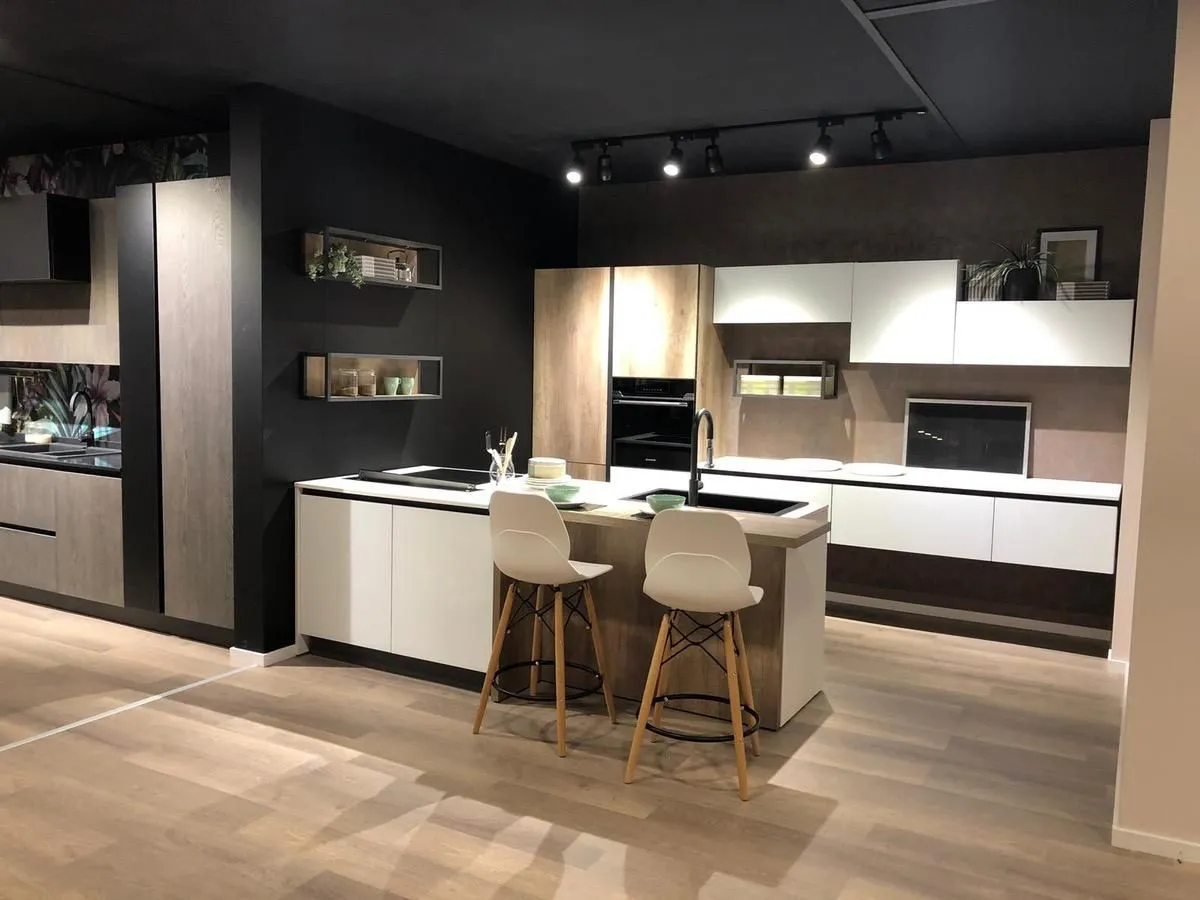Cucine, tavoli e sedie